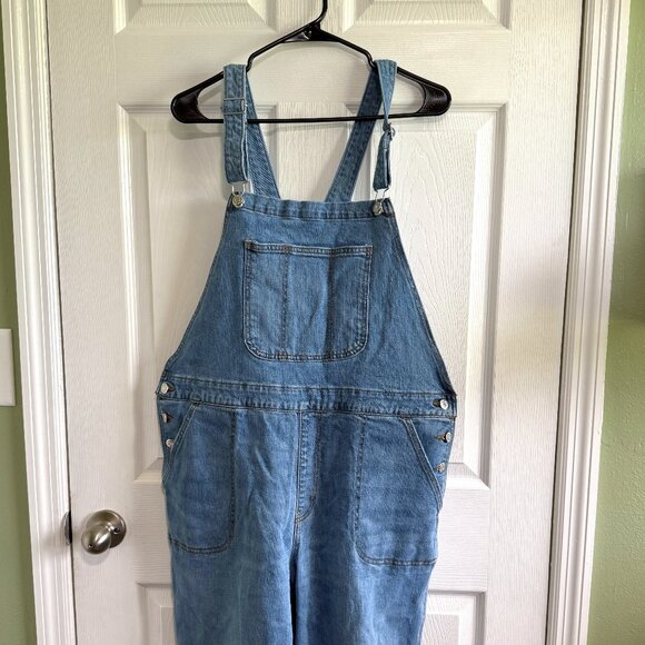 Old Navy Light wash Denim Bib Overalls distressed pockets Size 18 - Picture 1 of 15